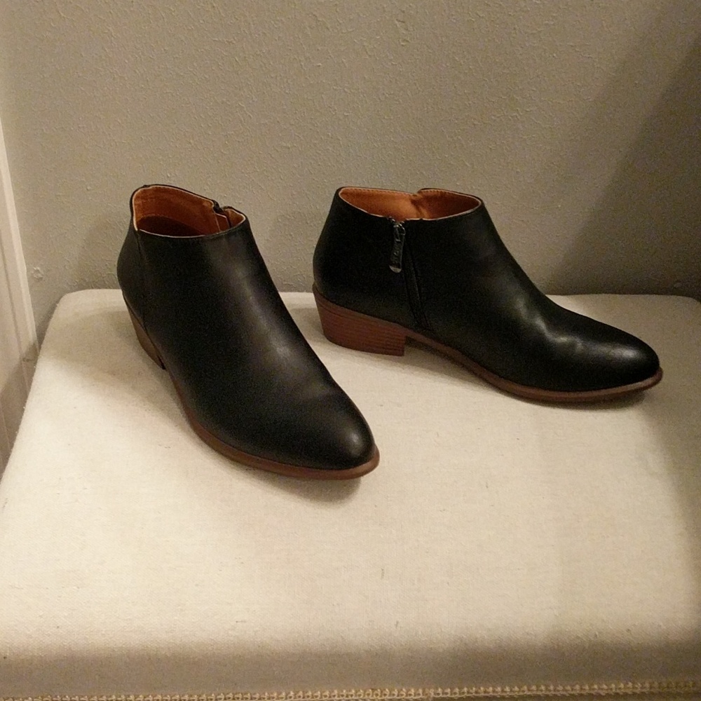 Size 9 black booties